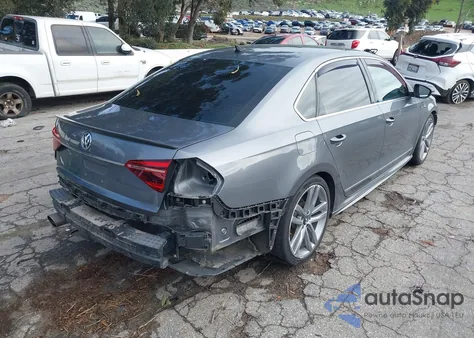 2017 Volkswagen Passat 1.8T R-Line z USA, uszkodzony, nr VIN 1VWDT7A31HC023322